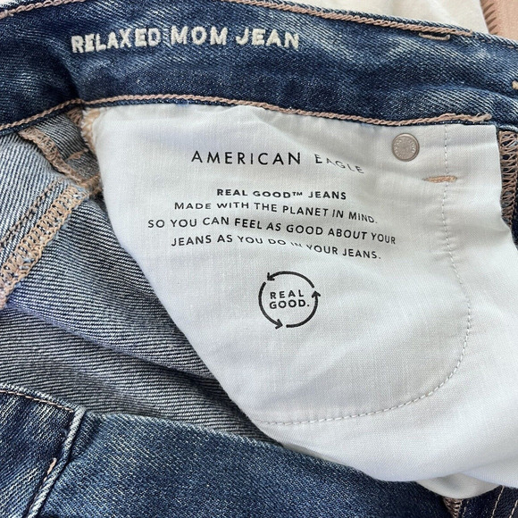 American Eagle Women's Relaxed Mom Jeans Size 6 Chewed Hem Distressed - Picture 6 of 7